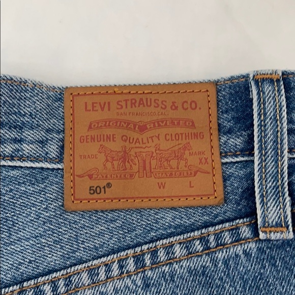 LEVIS SHORTS! - Picture 2 of 7